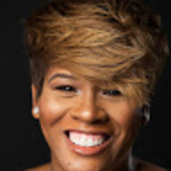 Meet your Posher, Murielle - Picture 1 of 1